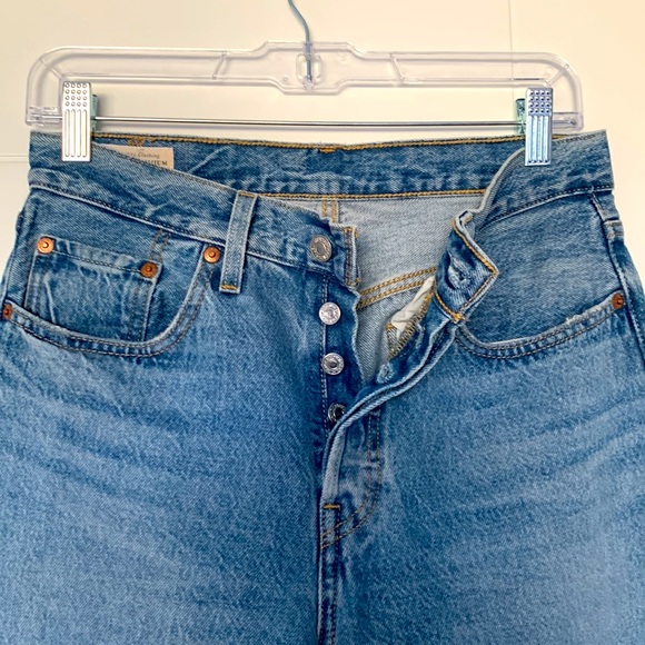 Levi’s 501  Straight, Distressed - Picture 3 of 9